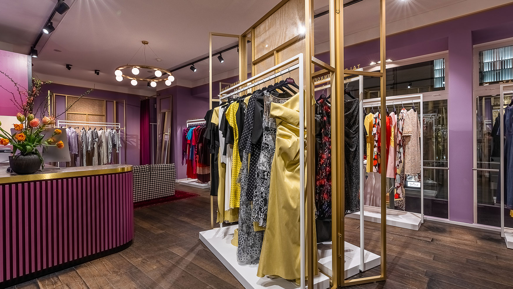 talbot-runhof_storeviewjKqkjrOuCBPWY